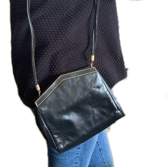 ✨Vintage Gucci Black Leather Shoulder Evening Bag Gold Accent EUC Stunning! - Picture 7 of 16